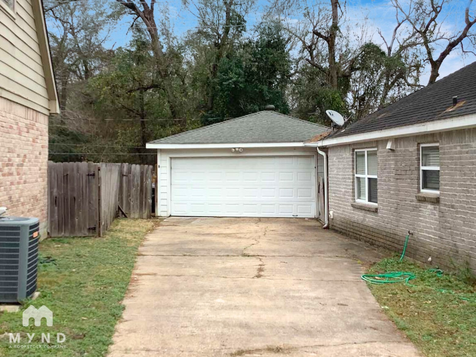 Building Photo - 16306 Kleinwood Dr