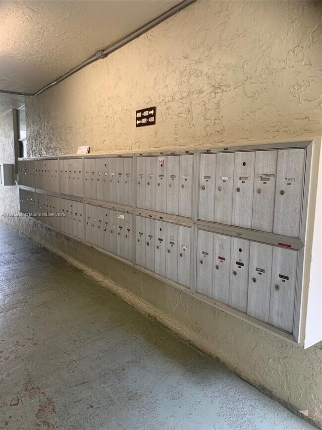 Building Photo - 1830 SW 81st Ave