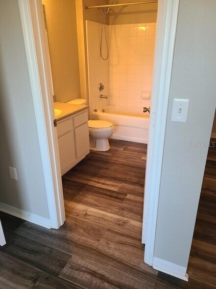 Building Photo - 8933 Manor Loop