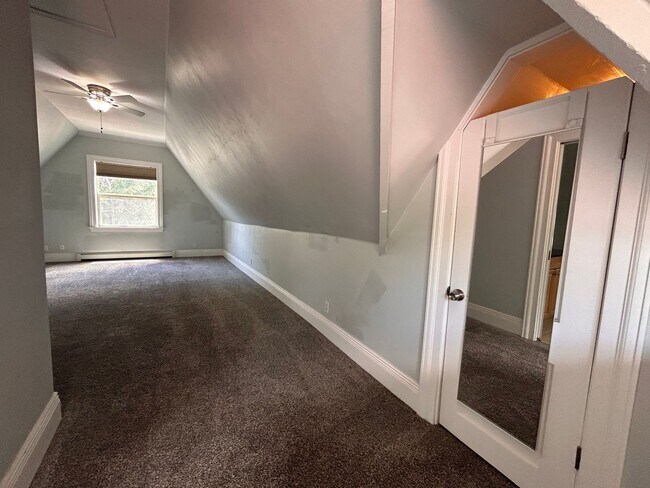 Building Photo - $0 DEPOSIT OPTION. CHARMING VICTORIAN TOWNHOUSE IN UPTOWN/CITY PARK WEST