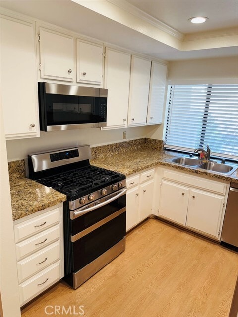 Building Photo - 8933 Modesto Cir