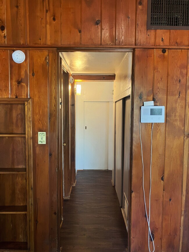 Building Photo - 3431 N Edith Blvd