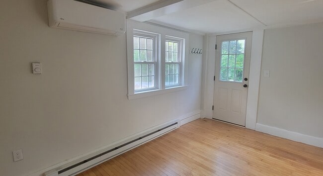 Building Photo - 45 Elm St