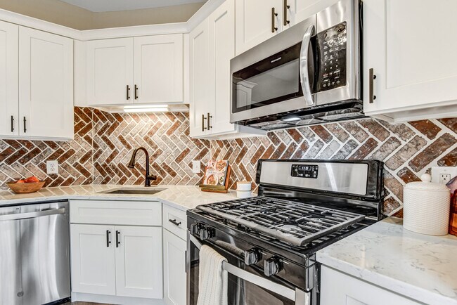 Building Photo - 12527 Heykens Ln