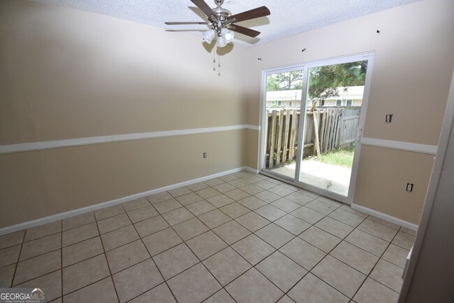 Building Photo - 556 Chateau Cir