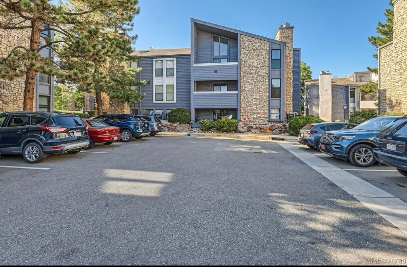 Building Photo - 9757 E Peakview Ave