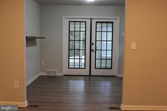 Building Photo - 2103 Foxfire Dr