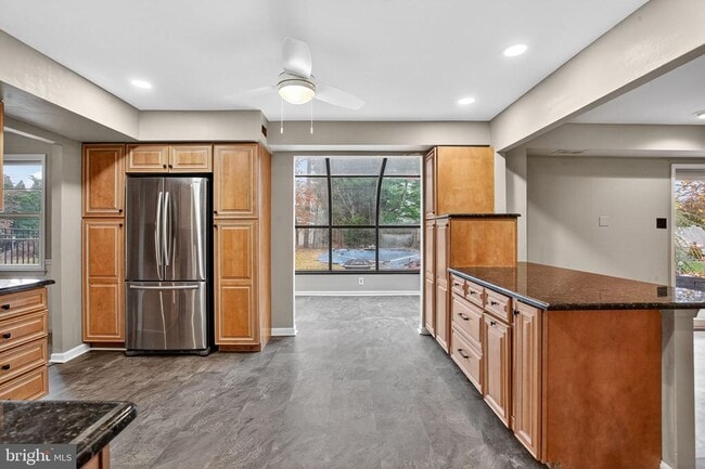 Building Photo - 11 Grant Dr