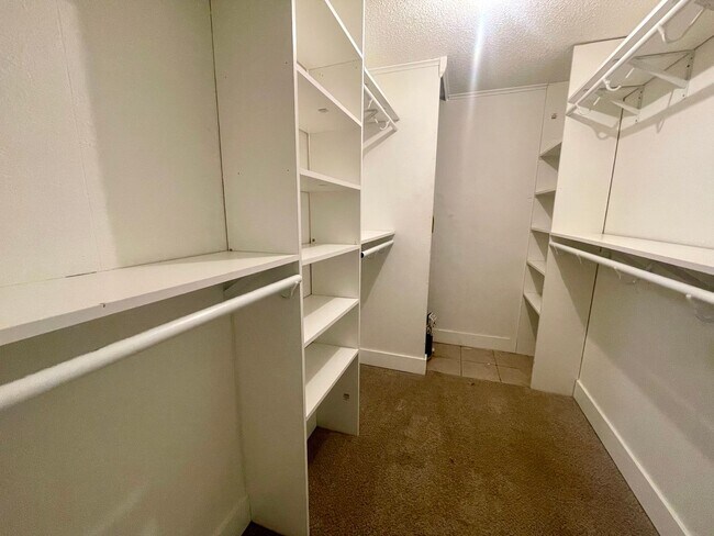 Building Photo - Heart of Conway!