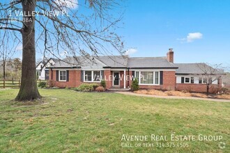 Building Photo - Luxury 4-Bed Home in Coveted Ladue Neighbo...