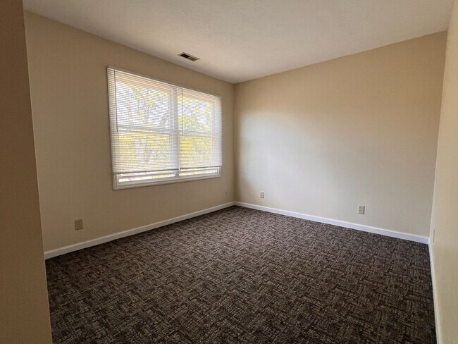 Building Photo - 1759 Sandpiper Dr
