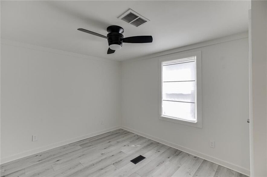 Building Photo - 3685 Fir Dr