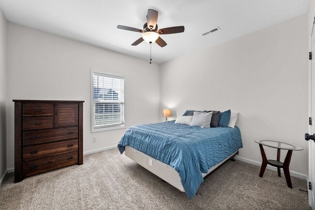 Building Photo - 222 Cooper River Wy