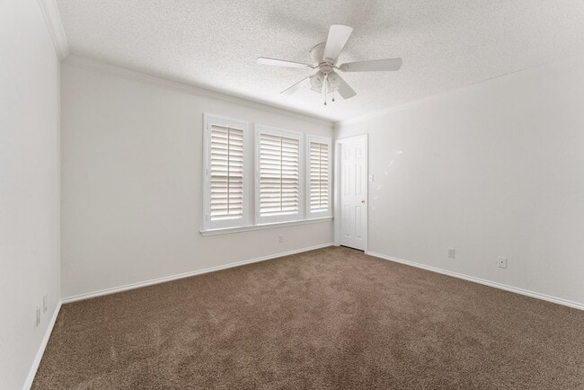 Building Photo - 4013 Southbrook Ct