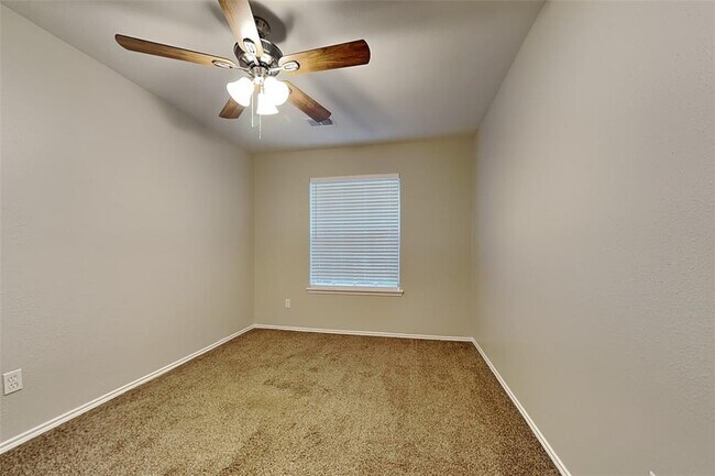Building Photo - 16922 Colony Creek Dr