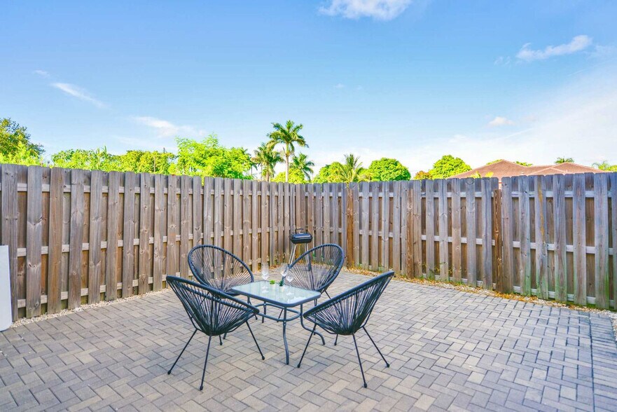 Building Photo - 171 NW 158th St