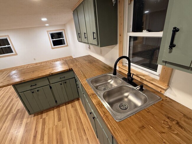 Building Photo - Perfect Apartment in Crumpler with a Gorgeous View!