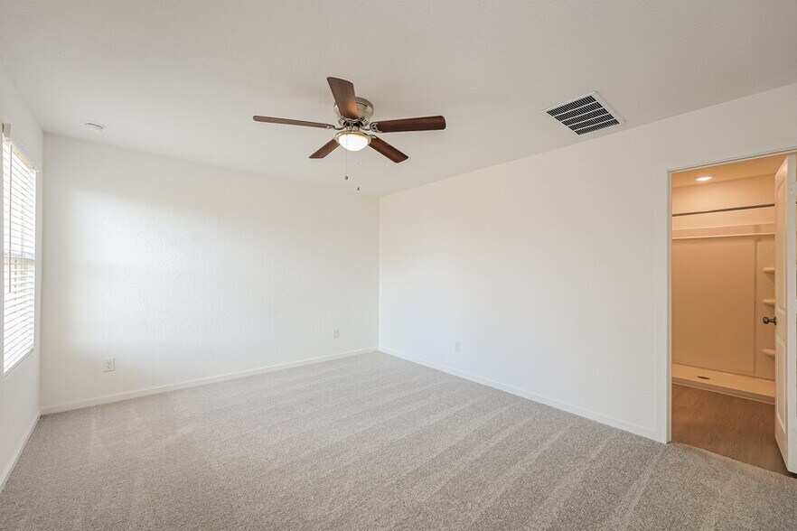 Building Photo - 11816 California Rose