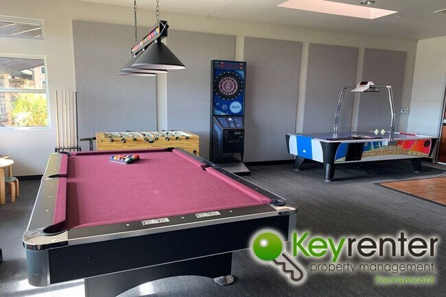 Building Photo - 1444 Eaglesfield Ln