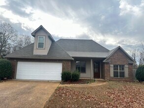 Building Photo - 3/2 with bonus room for rent in Gluckstadt!!!