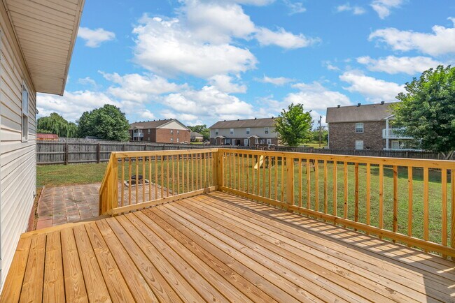 Building Photo - 443 Cranklen Cir