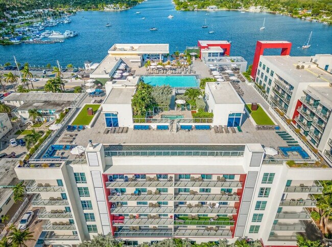 Building Photo - 777 N Ocean Dr