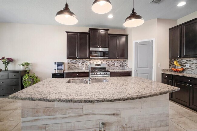 Building Photo - 6413 Triton Ln