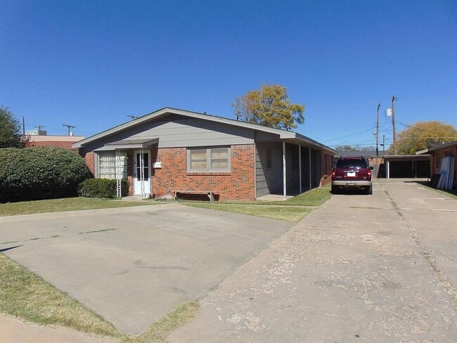 Primary Photo - 2416 46th St