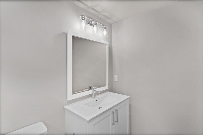 Building Photo - The Bookcliff: Chic 1-Bedroom Retreat: Sop...