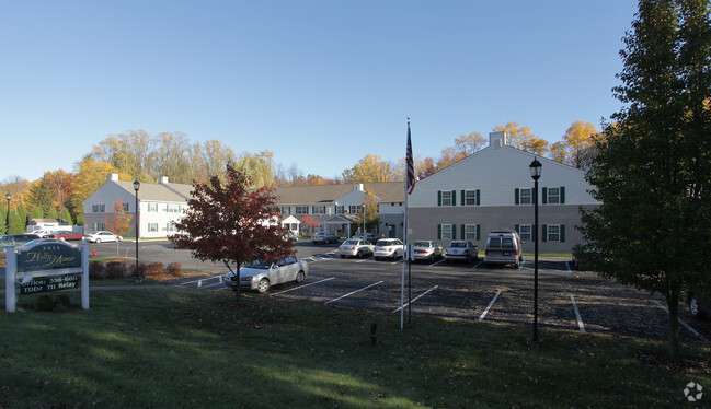 Primary Photo - Holly Manor Apartments