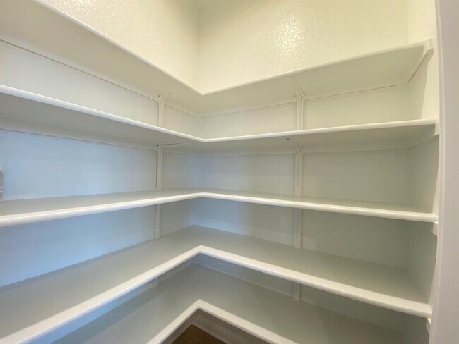 Building Photo - 205 Saide St