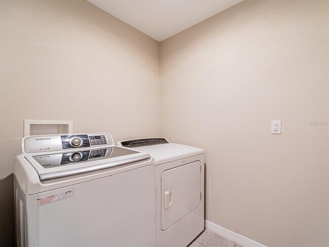 Building Photo - 13748 Wineberry Dr