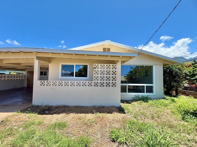 Building Photo - Newly Renovated 4 Bedroom / 2 Bathroom Home for Rent in Lahaina!