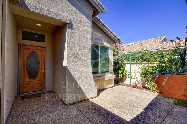Building Photo - 400 Lilypond Ln