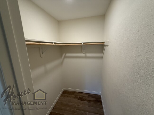 Building Photo - 787-789 N Alda Dr