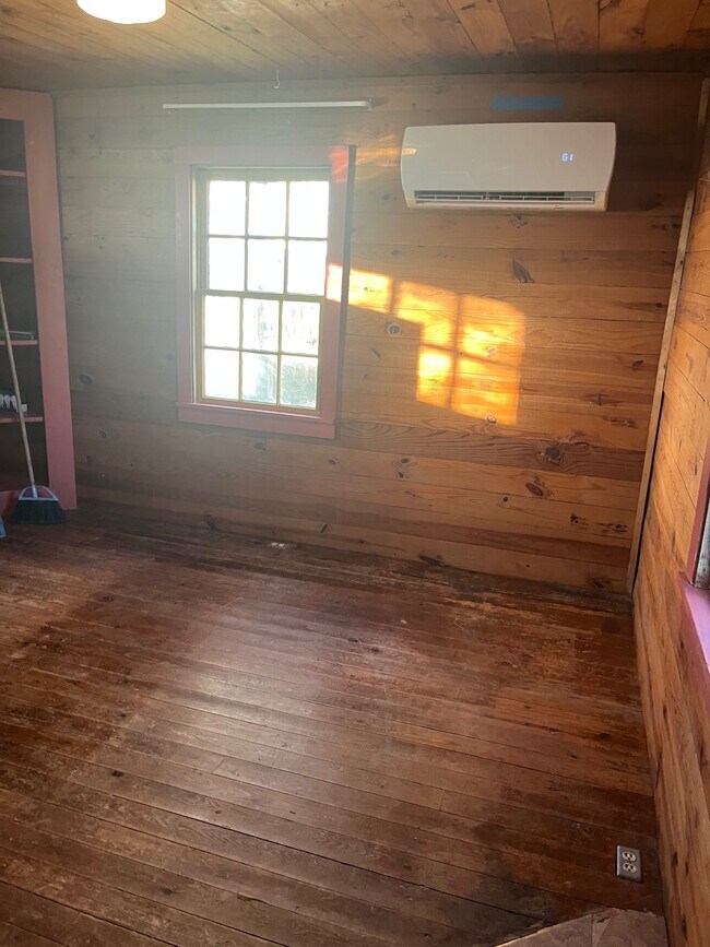 Building Photo - 17 Lewis Higgins Dr