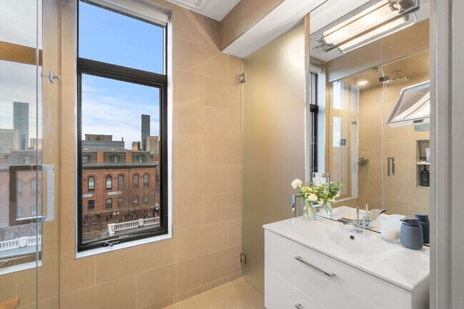 Building Photo - 7 E Springfield St