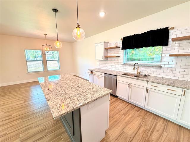 Building Photo - 1720 Lloyd Ave