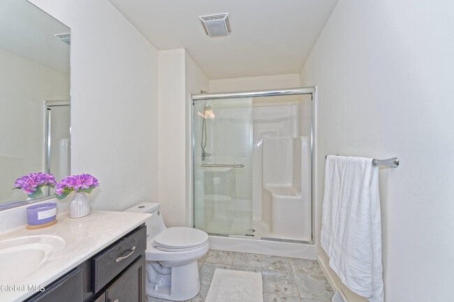 Building Photo - 1 Haywood Ln