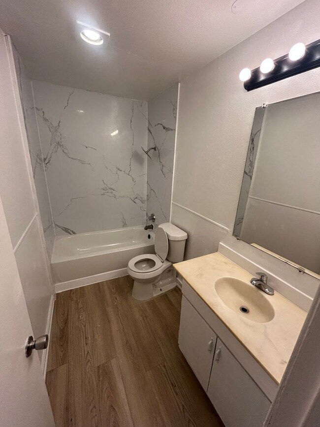Building Photo - Discover the home and live like royalty!