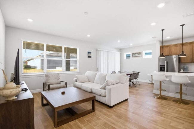 Building Photo - 55+ Community Twin Lakes St Cloud, FL