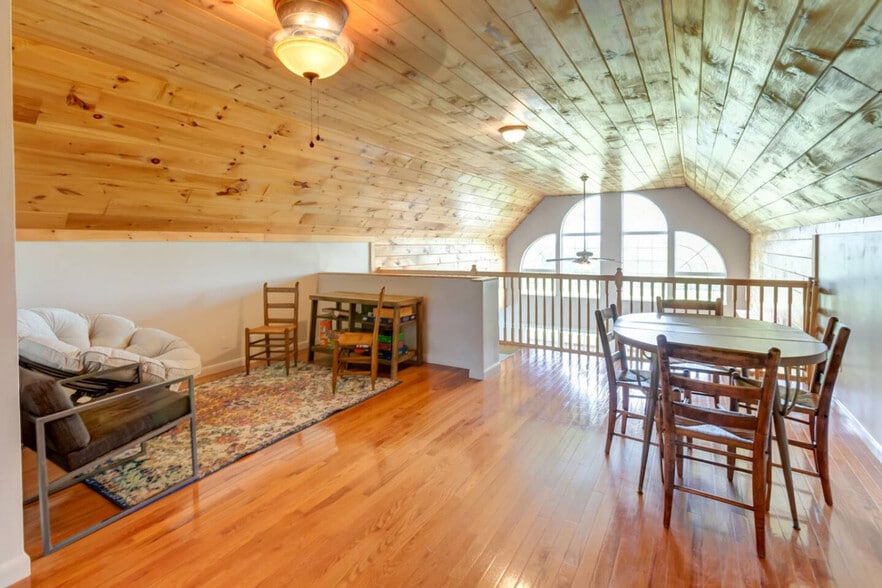 Building Photo - 2109 Dunk Hill Rd