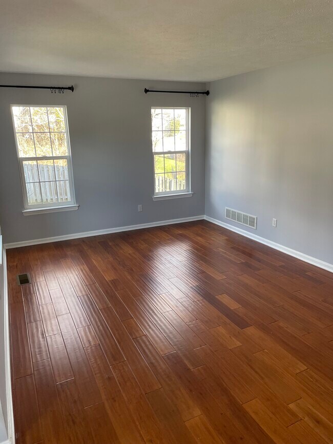 Living Room - 104 Pine Creek Dr