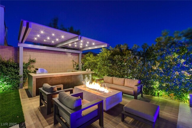 Building Photo - 2567 Speyburn Ave