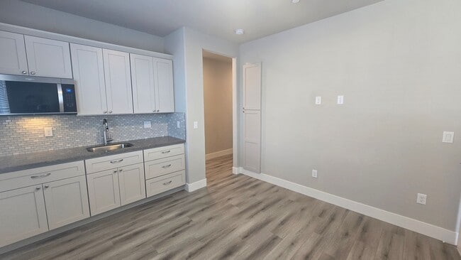 Building Photo - Brand new Mother in Law Suite Available!