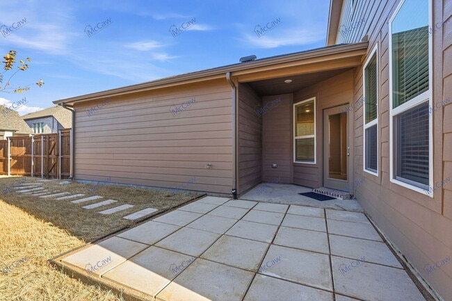 Building Photo - 7041 Helena Hl