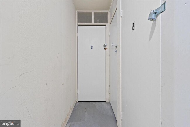 Building Photo - 3332 Spring Ln