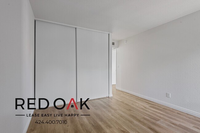 Building Photo - 17830 1/3 Sherman Way -325
