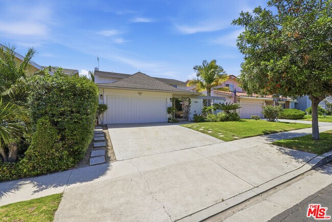 Building Photo - 5507 Bluebell Ave