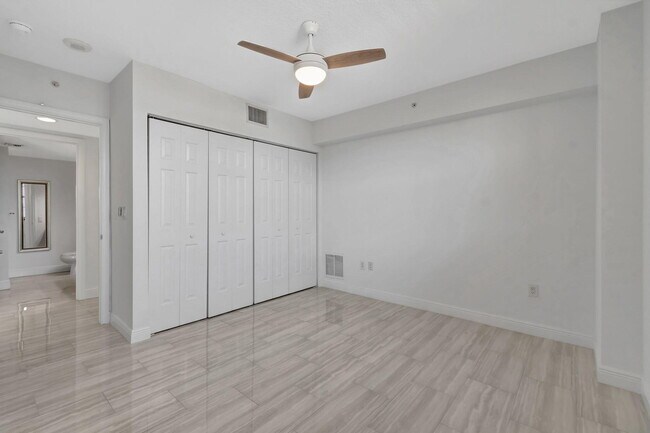 Building Photo - 610 Clematis St